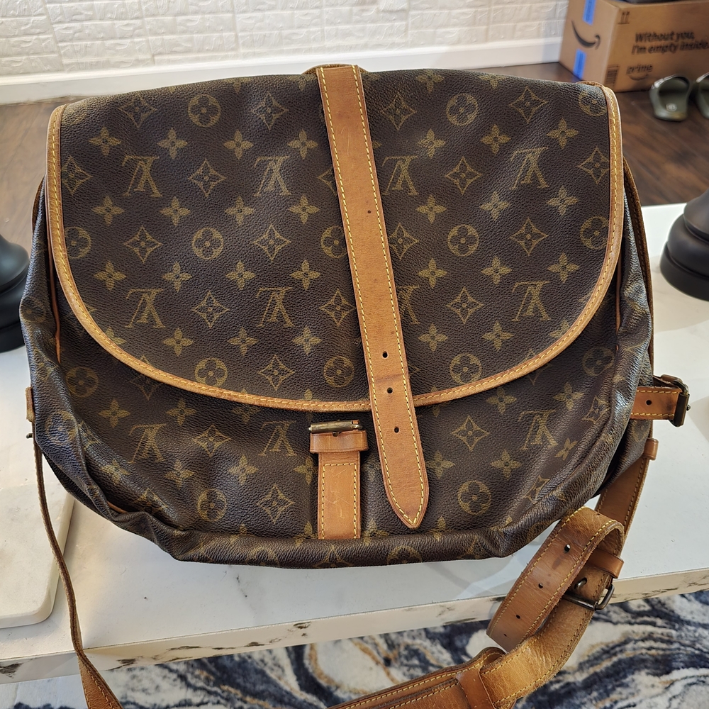 Louis Vuitton Monogram Canvas 35 Saumur Large Messenger